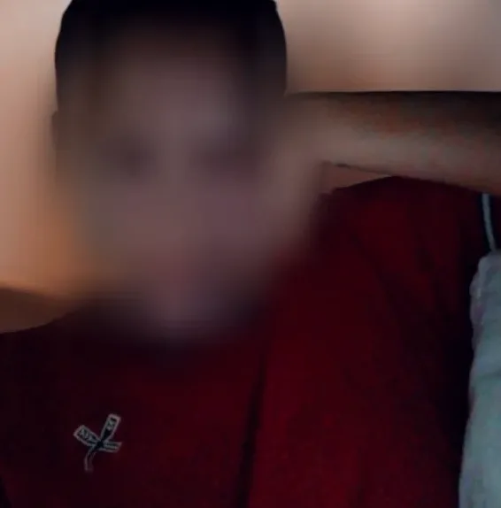 Larissa, 31
