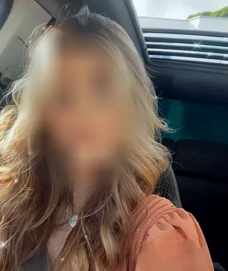 Melanie, 28