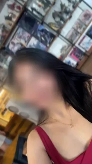 Michelle, 28