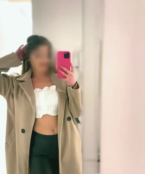 Sarah, 19